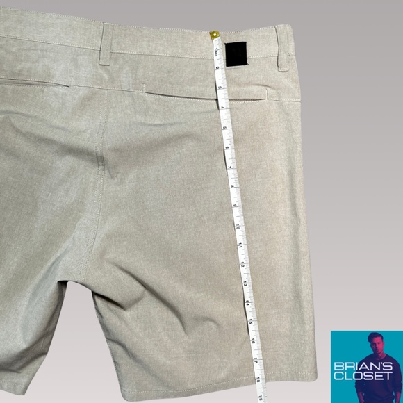 Vuori Men's Aim Shorts in Khaki - 36 - Picture 12 of 14